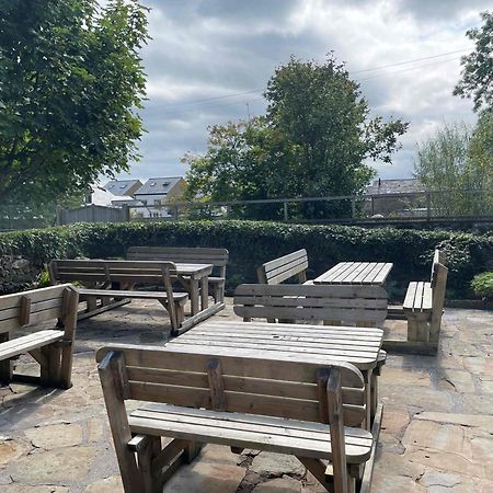 New Inn Hotel Клафам Екстериор снимка